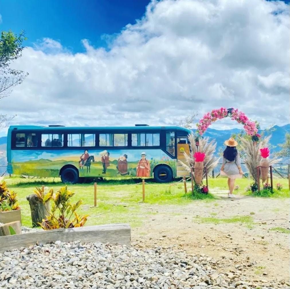 El bus restaurante de Sariri